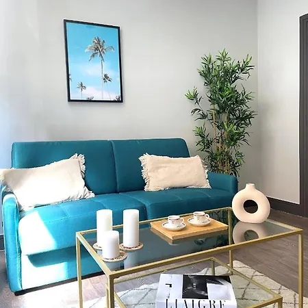 1601B - Studio Near Champs Elysees